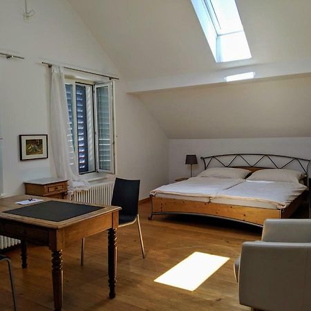 Rooms-Zimmer Neuhausen Am Rheinfall Exterior foto