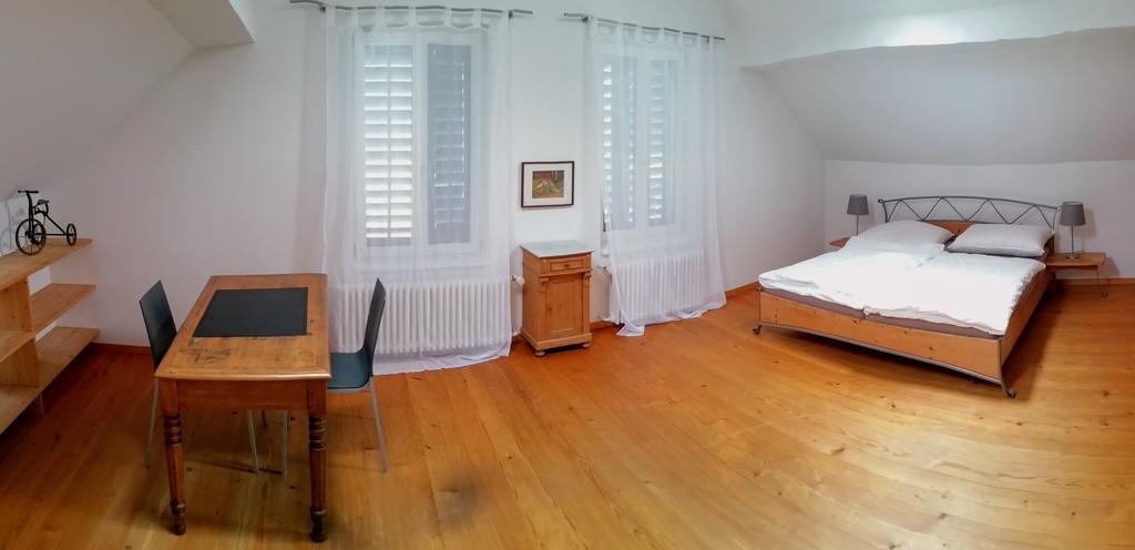 Rooms-Zimmer Neuhausen Am Rheinfall Exterior foto